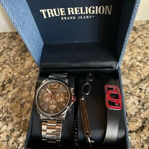 New Men’s True Religion Watch & Bracelet Set